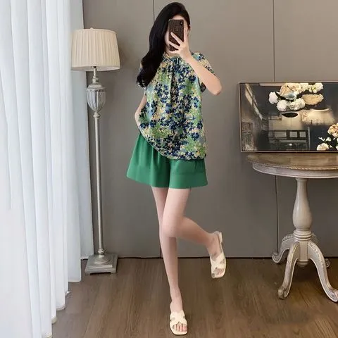 休闲夏装短袖巨好看两件套短裤小个子穿搭套装复古度假碎花的女士