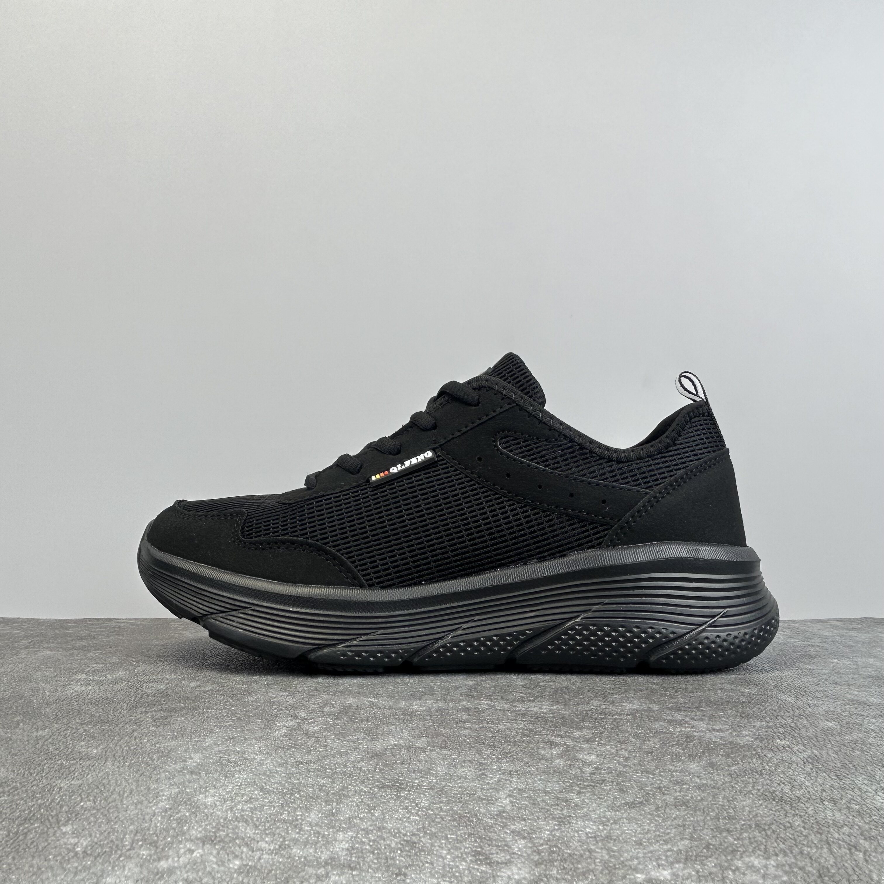 外贸韩国夏季透气薄款网面跑步鞋男士户外厚底减震百搭休闲运动鞋