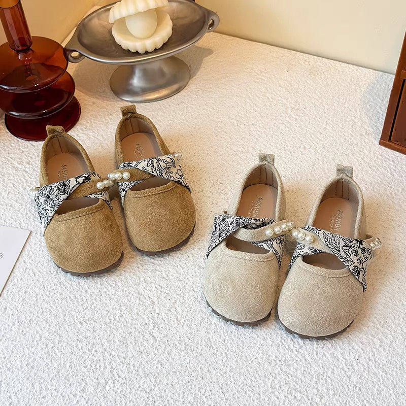 女童韩版休闲绒面小皮鞋2026秋季新款软底珍珠国风单鞋百搭豆豆鞋