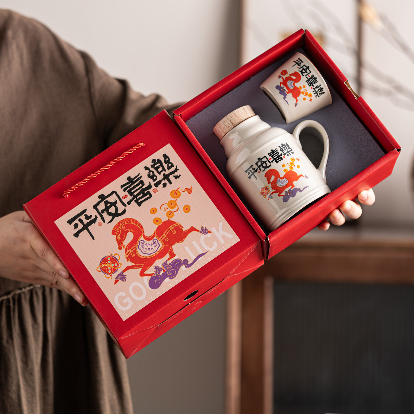 中国风陶瓷杯水壶套装礼盒装开业礼品红色创意国潮礼盒马上有钱,节庆用品/礼品,创意礼盒/礼品套组,淘宝优惠券,粉丝福利购,淘宝优惠卷