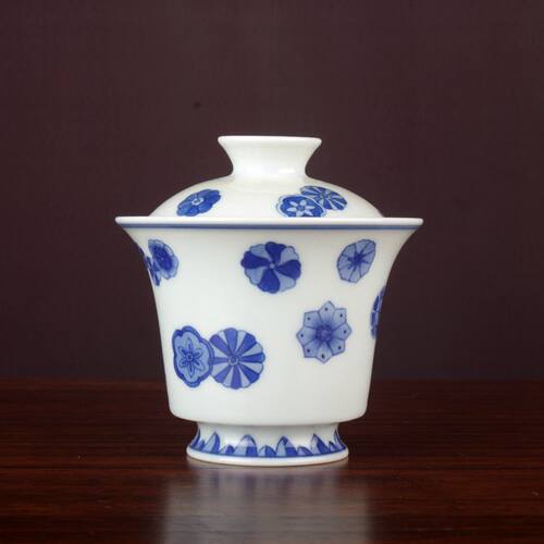 青花手绘皮球花盖碗茶具
