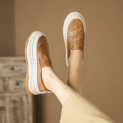 小众手工编织羊皮一脚蹬乐福鞋小个子厚底松糕底圆头深口小皮鞋女