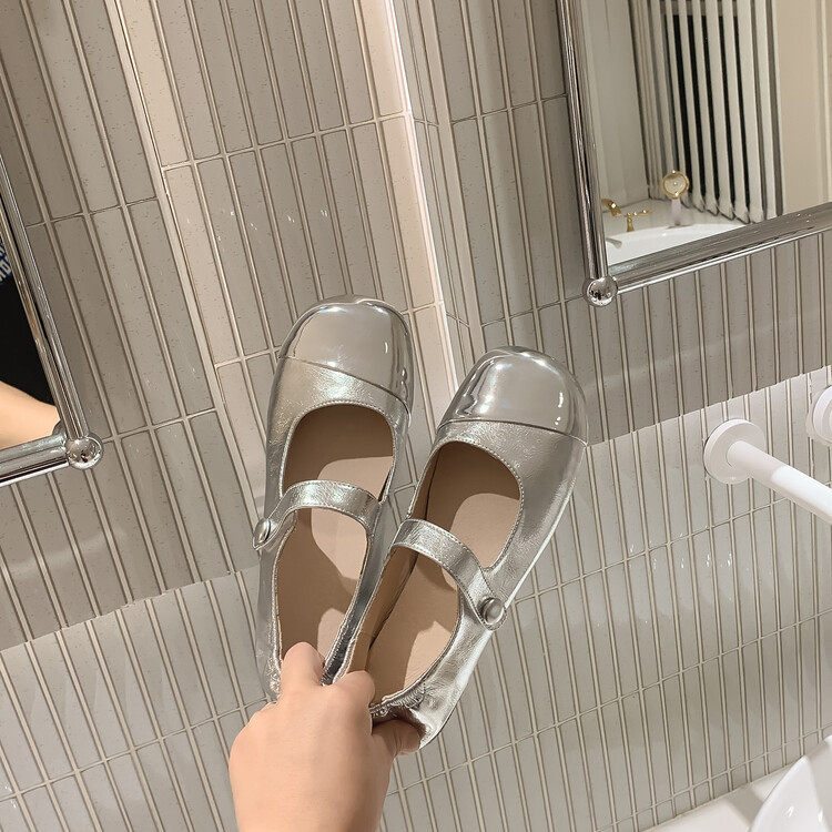 软萌感～！2023新款法式复古娃娃鞋圆头银色玛丽珍鞋女平底单鞋,户外/登山/野营/旅行用品,登山鞋/徒步鞋,淘宝优惠券,粉丝福利购,淘宝优惠卷