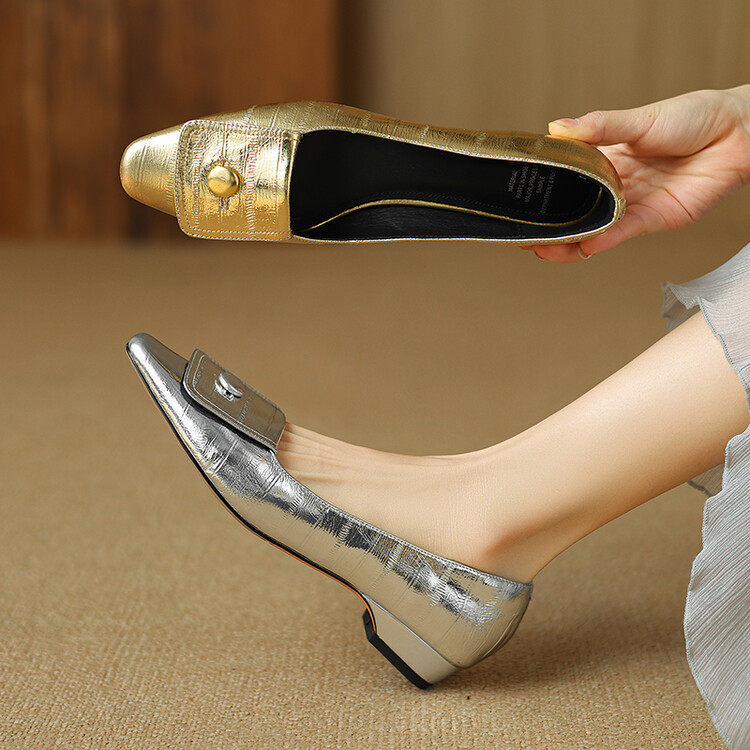 法式优雅尖头浅口单鞋女平底2024春新款真皮低跟奶奶鞋银色小皮鞋,户外/登山/野营/旅行用品,登山鞋/徒步鞋,淘宝优惠券,粉丝福利购,淘宝优惠卷