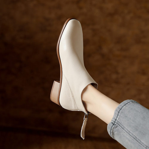 早秋法式小踝靴白色靴子方头粗跟低跟真皮软全羊皮短靴女春秋单靴