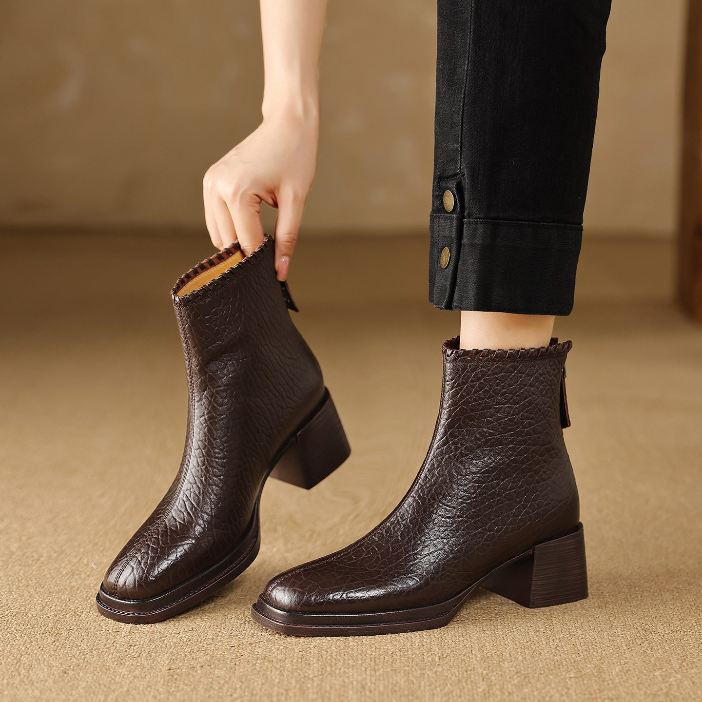 复古风法式高级感方头中跟短靴女粗跟不累脚真皮春秋单靴冬季加绒,户外/登山/野营/旅行用品,登山鞋/徒步鞋,淘宝优惠券,粉丝福利购,淘宝优惠卷