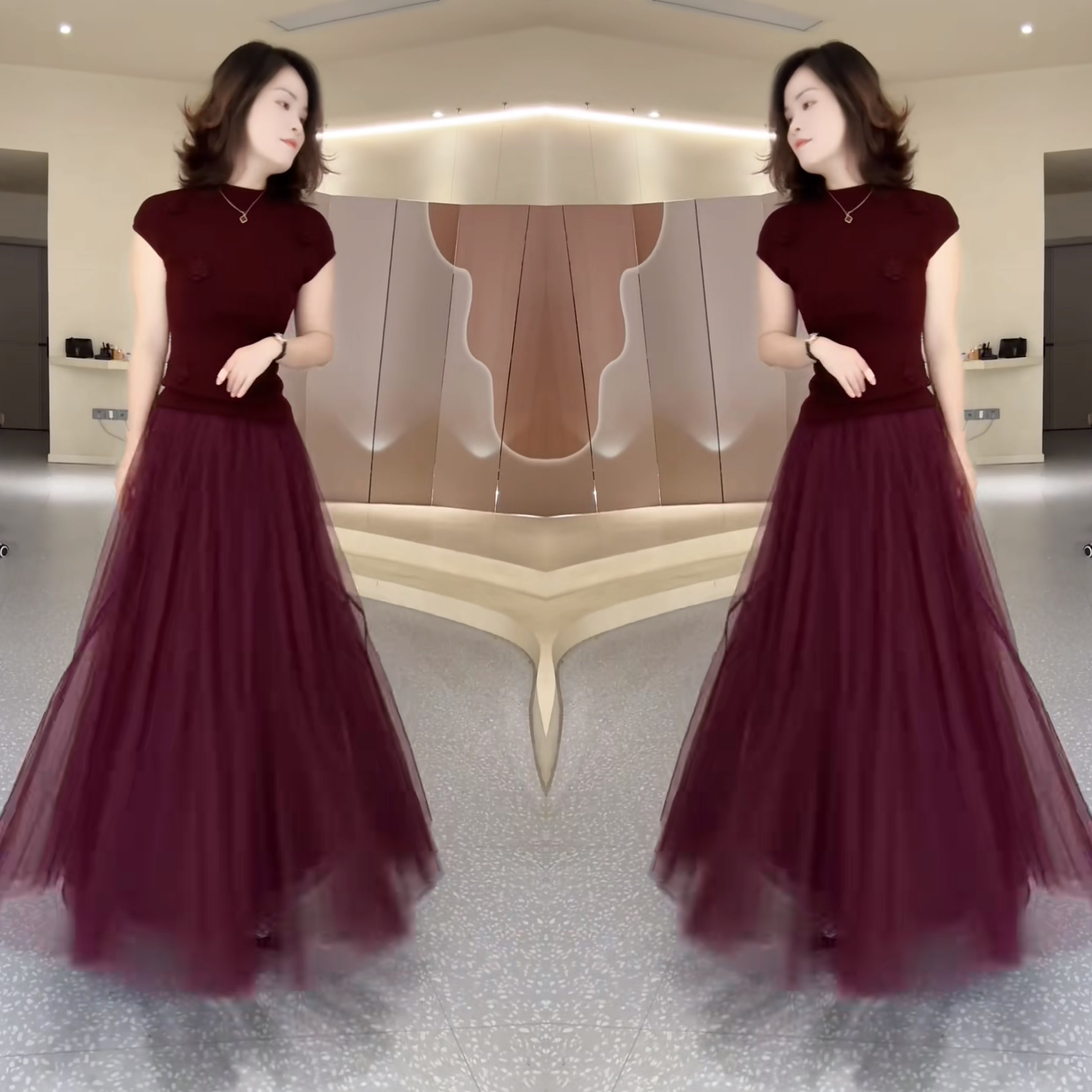 气质显瘦纯色打底衫搭配网纱裙子