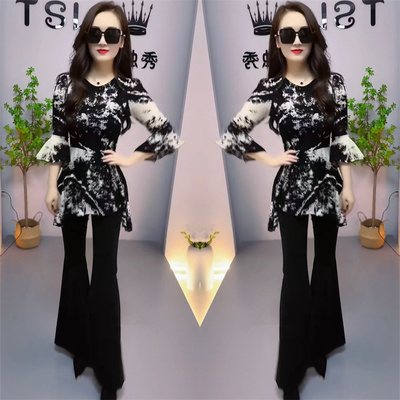 新款气质收腰显瘦喇叭袖套头上衣