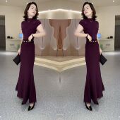 洋气减龄时髦纯色T恤打底衫 气质时尚 高腰裙子 新款 轻奢高级感秋季