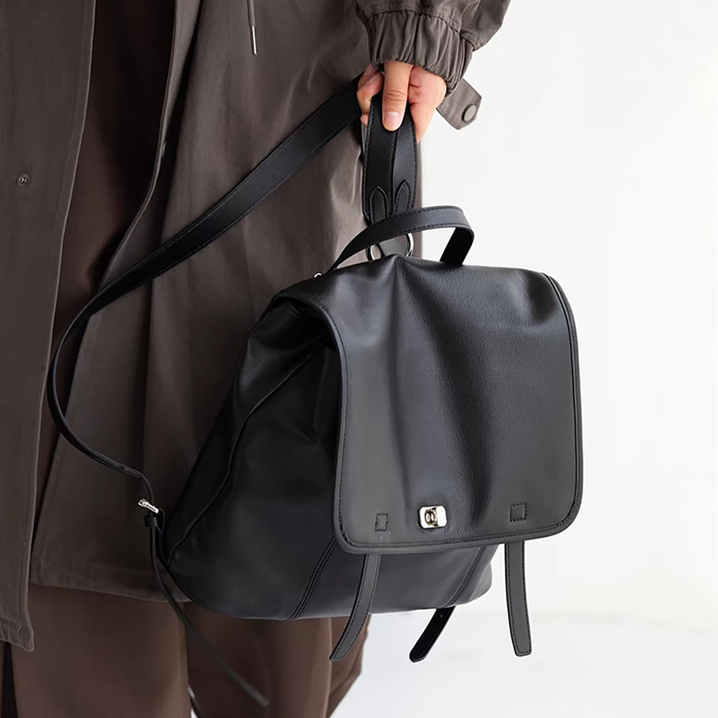 轻奢真皮女包头层牛皮双肩包复古高级质感通勤大容量手提电脑背包