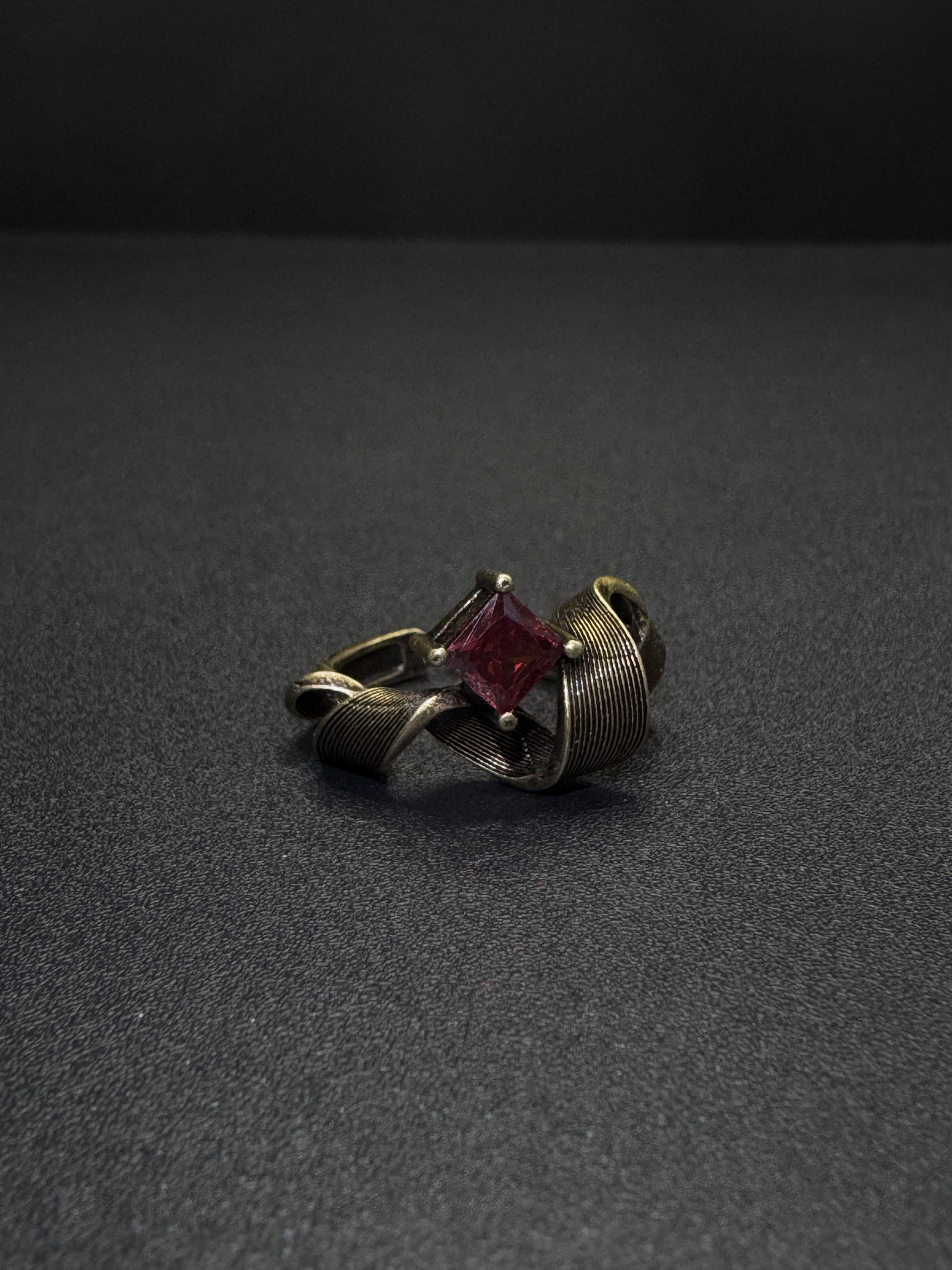 New Vintage古著设计感 Red Diamond 戒指