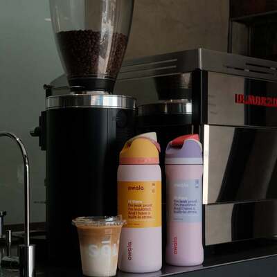 Owala Freesip 24OZ/32OZ/40OZ 吸管保温杯运动水杯保温杯车载杯