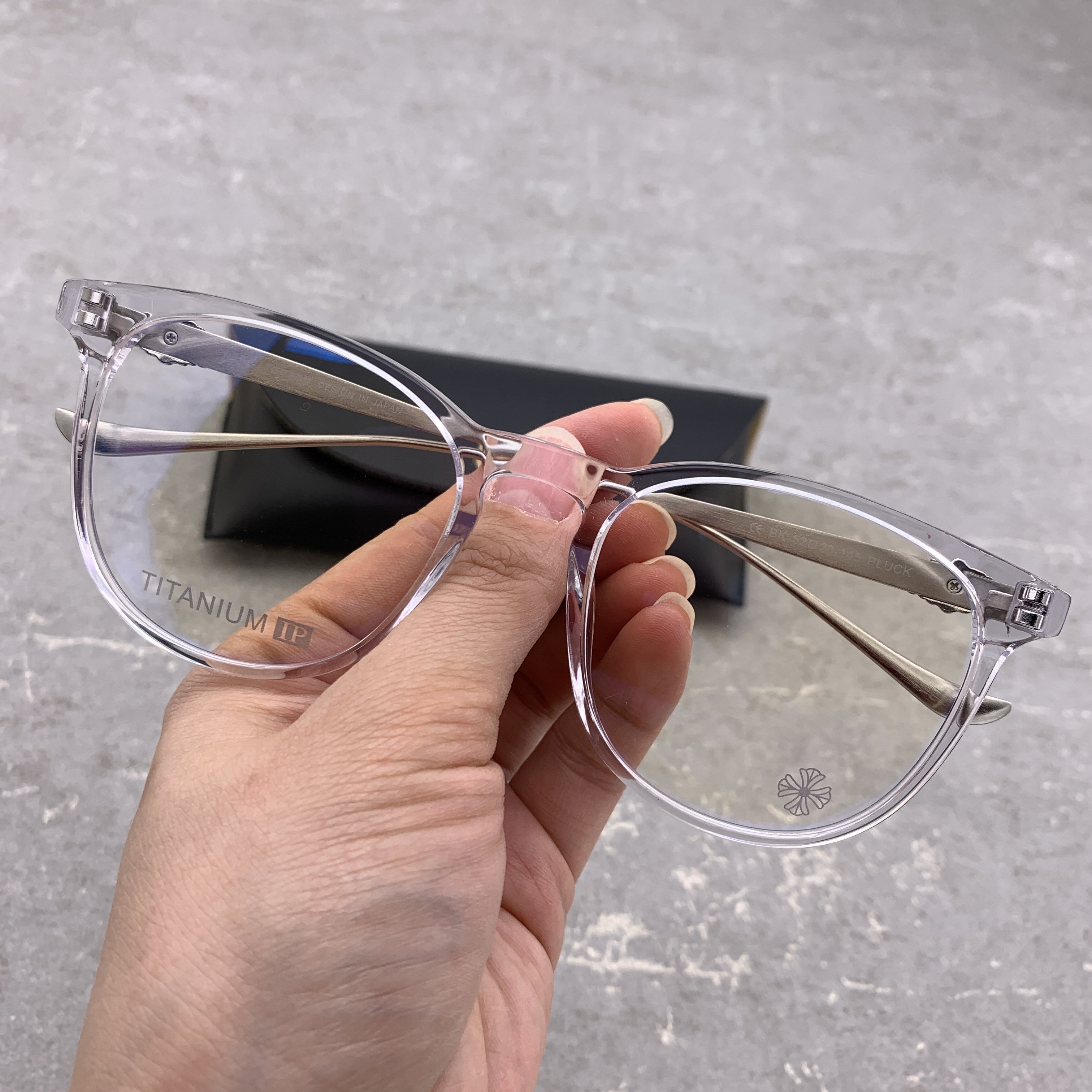 透明复古板材超轻纯钛眼镜框架