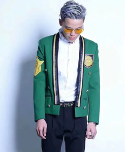 青年小众个性刺绣西服外套时尚绿色西装男修身演出服男模发型师潮