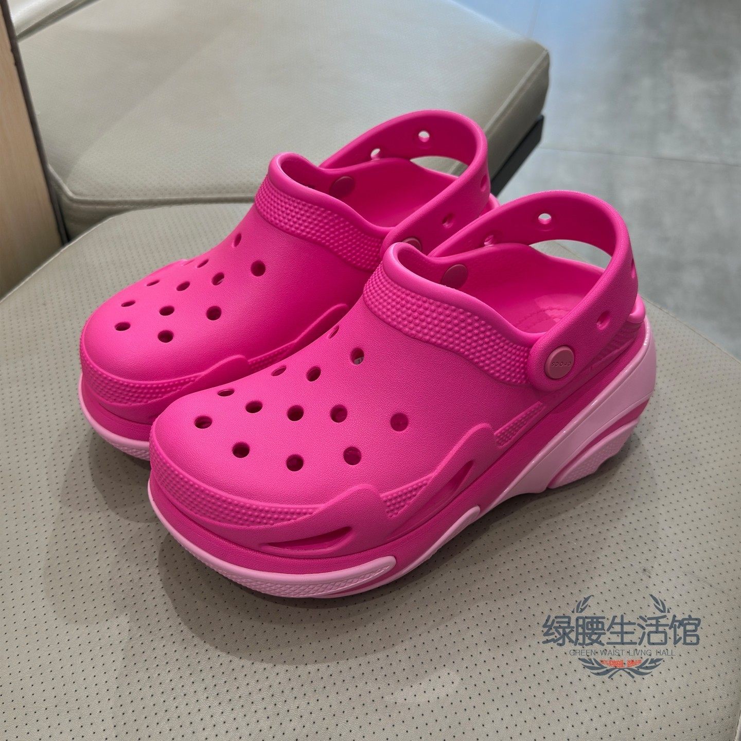 Crocs/卡骆驰国内代购夏季贝壳泡芙沙滩洞洞包头厚底女凉鞋210061