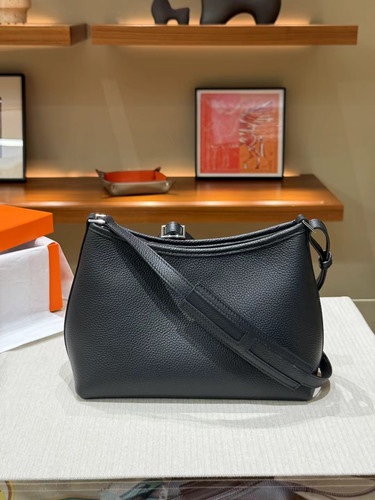 新款进口头层togo皮腋下包