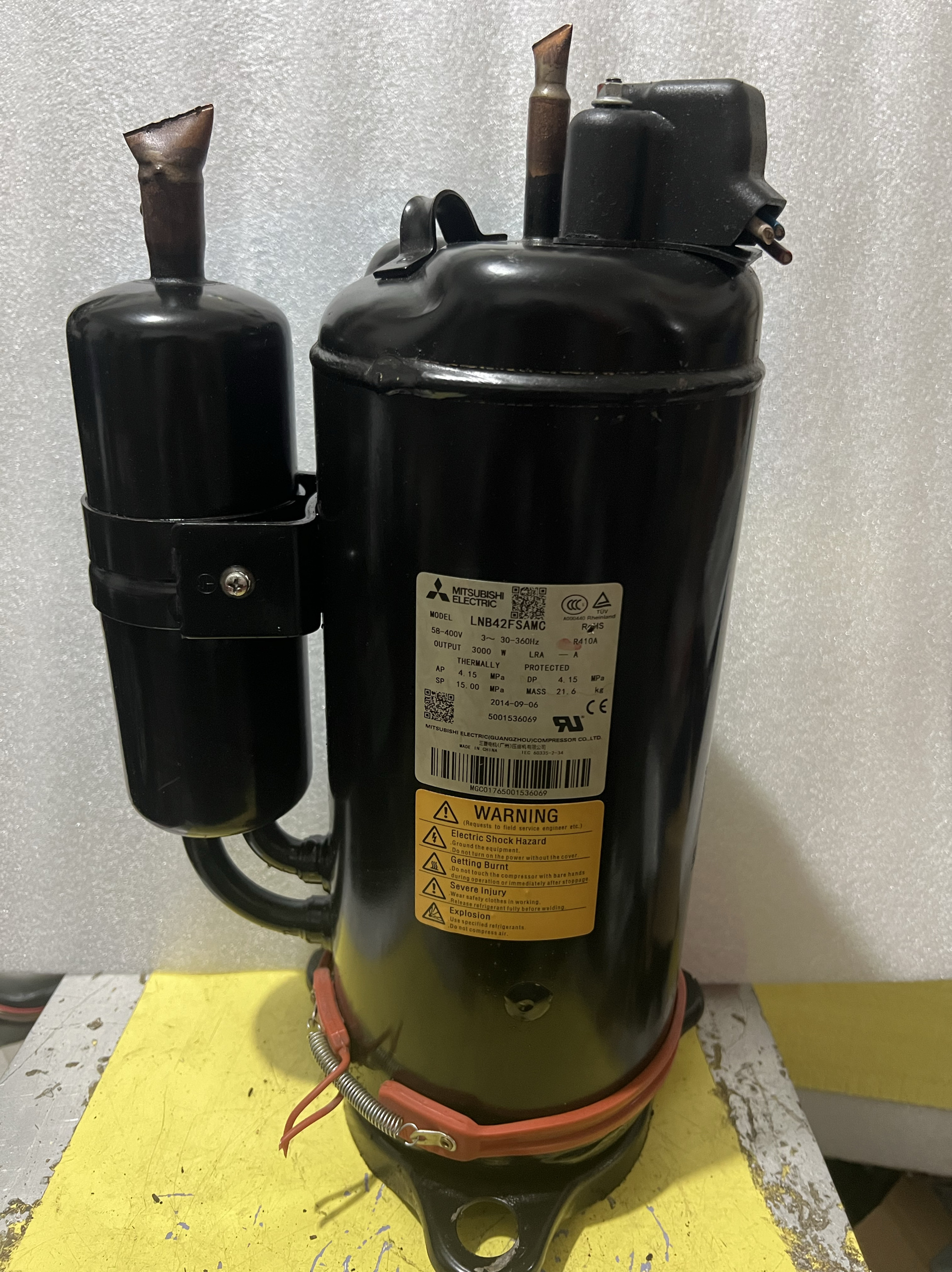 三菱变频压缩机LNB42FSAMC 58-400V 3000W R410A 原装拆机