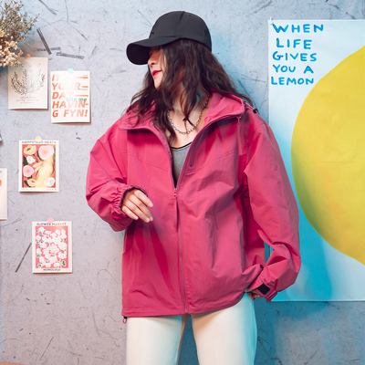 2026春装新款桃红色户外休闲运动冲锋式连帽短外套男女宽松夹克