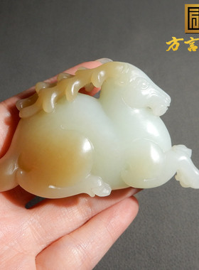 新疆且末料糖白玉立体雕鹿手把件