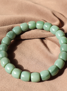 俄罗斯鸭蛋青碧玉10mm直切珠手串