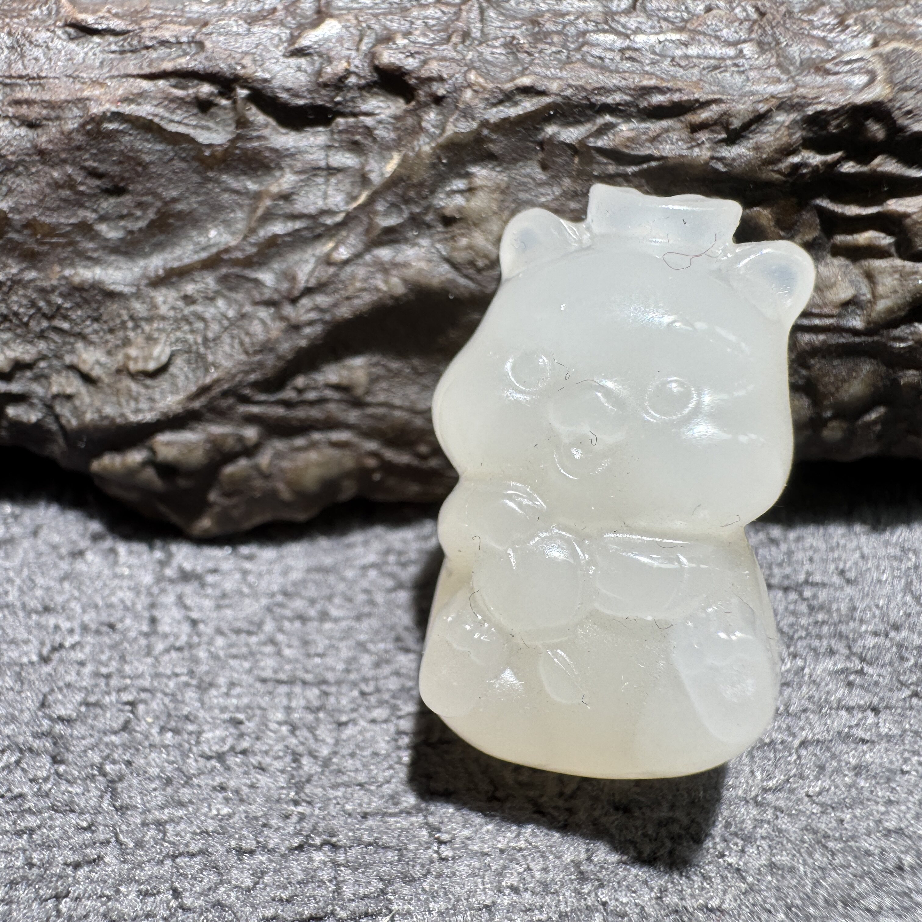 萌萌哒方言和田玉老坑青海料高冰起荧光白玉招财猪隔珠配饰提溜S6