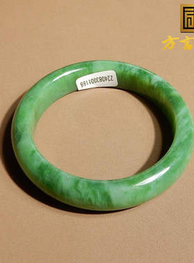 俄罗斯老坑料阳绿带猫眼61mm手镯