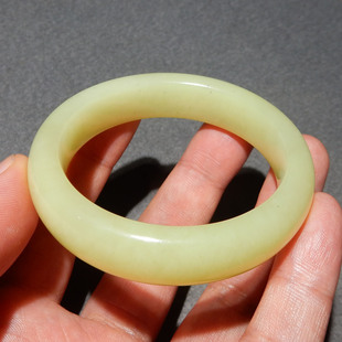 方言和田玉收藏精品新疆若羌黄口鸡油黄玉油润细腻内径52mm手镯w4