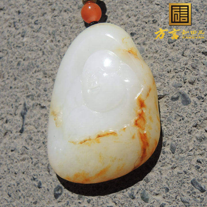 方言和田玉精品珍藏级红金皮高白羊脂玉牌子型籽料巧雕佛吊坠子F