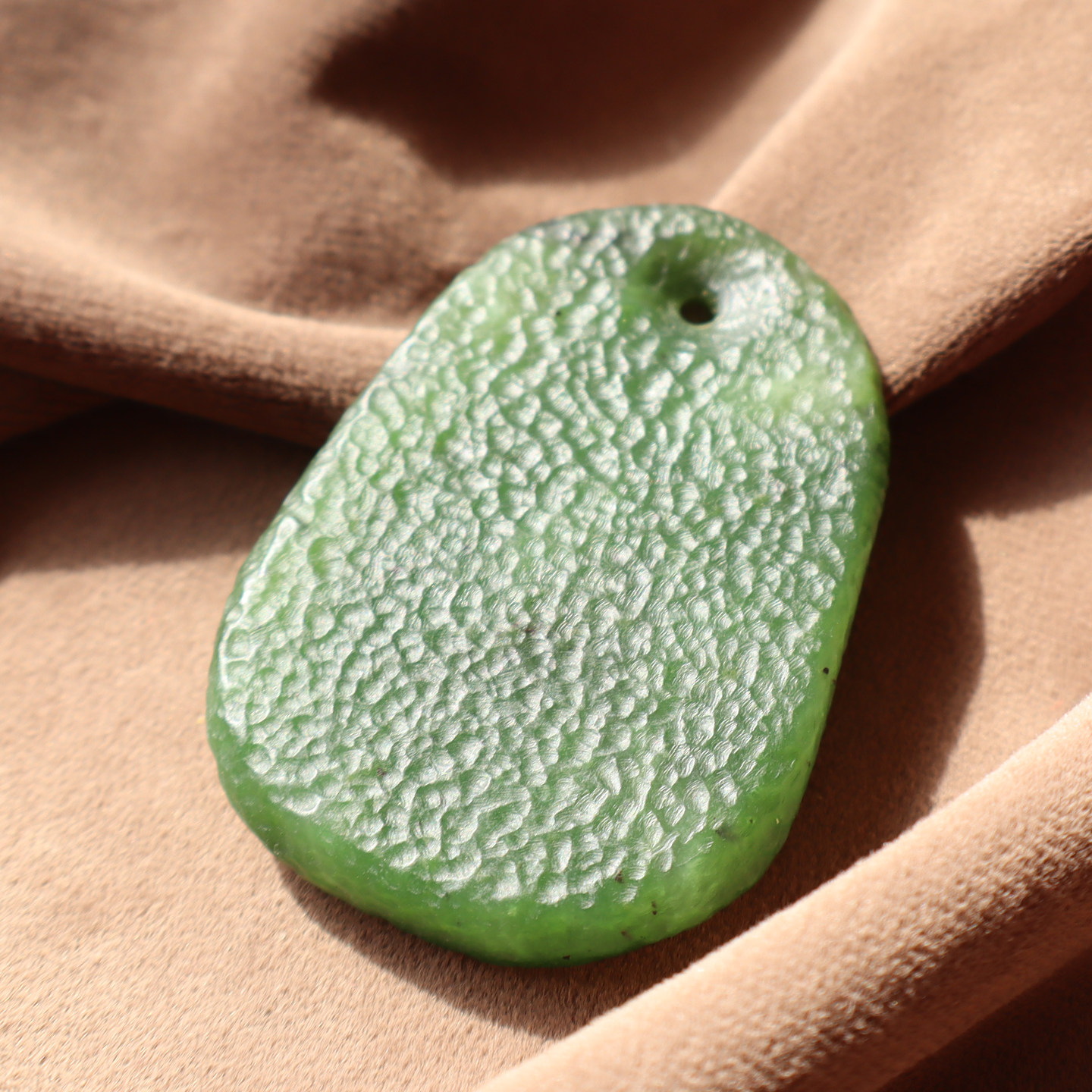 方言品牌和田玉精品级俄罗斯菠菜绿碧玉籽料老广工牌子吊坠挂件A2