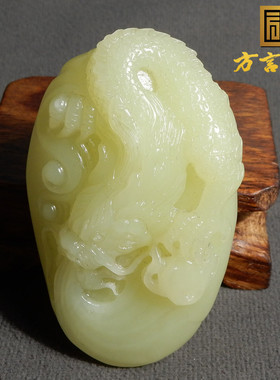 美美哒若羌黄口龙行天下吊坠手把