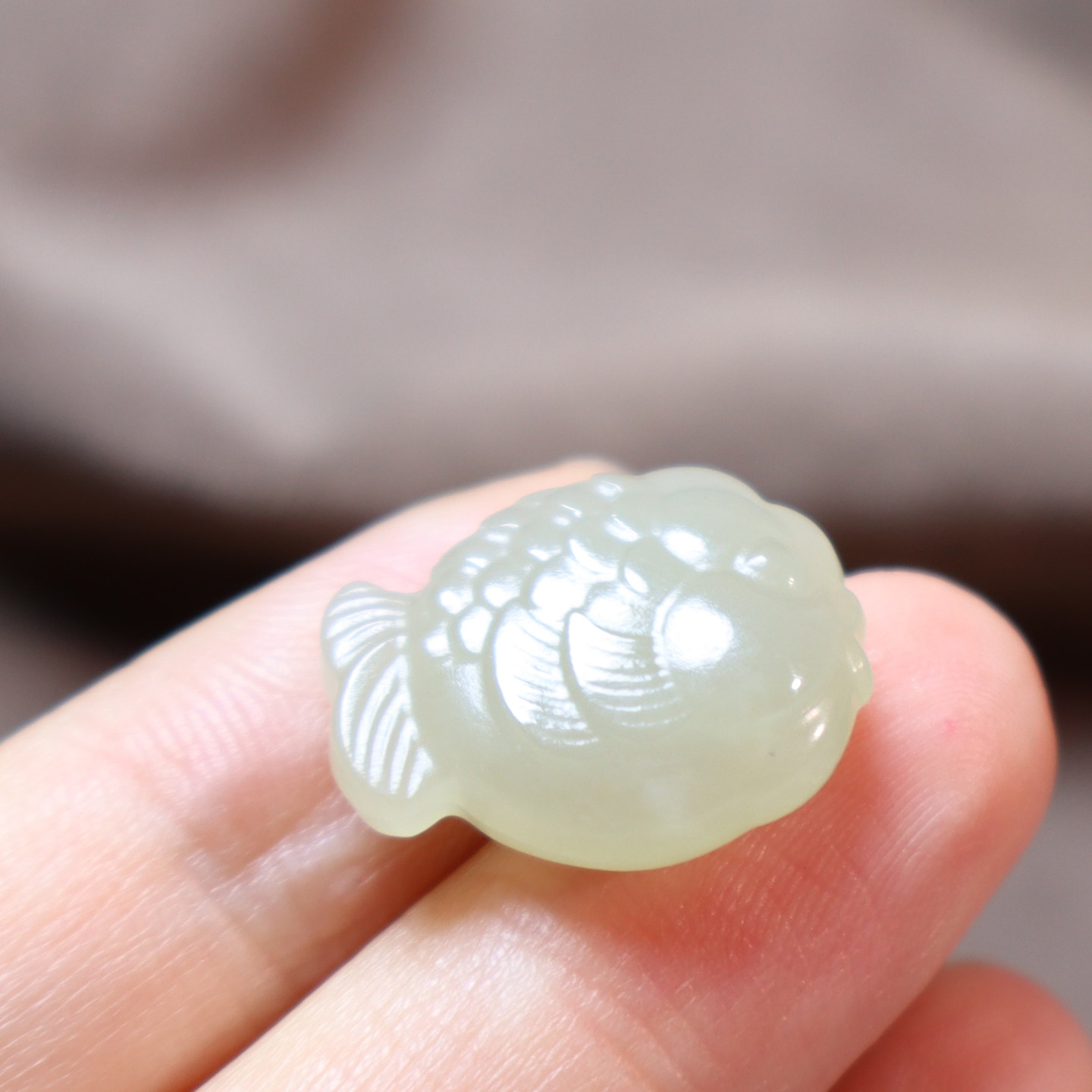 方言和田玉珍藏新疆细腻油糯且末羊脂白玉小可爱胖头鱼吊坠挂件A2