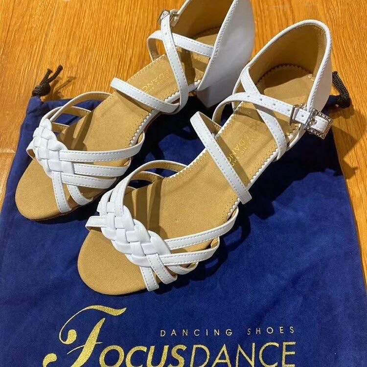 FocusDance香港焦点舞鞋专业少儿拉丁舞比赛编织款瘦款方跟小白鞋