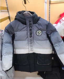 abckids童装2023冬季新款黑色耐脏加厚保暖羽绒服英伦F352309106