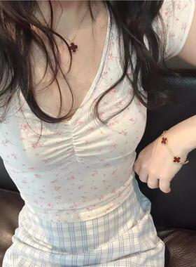 Brandy baby 新款V领褶皱碎花纯棉短袖T恤女修身显瘦百搭短款上衣