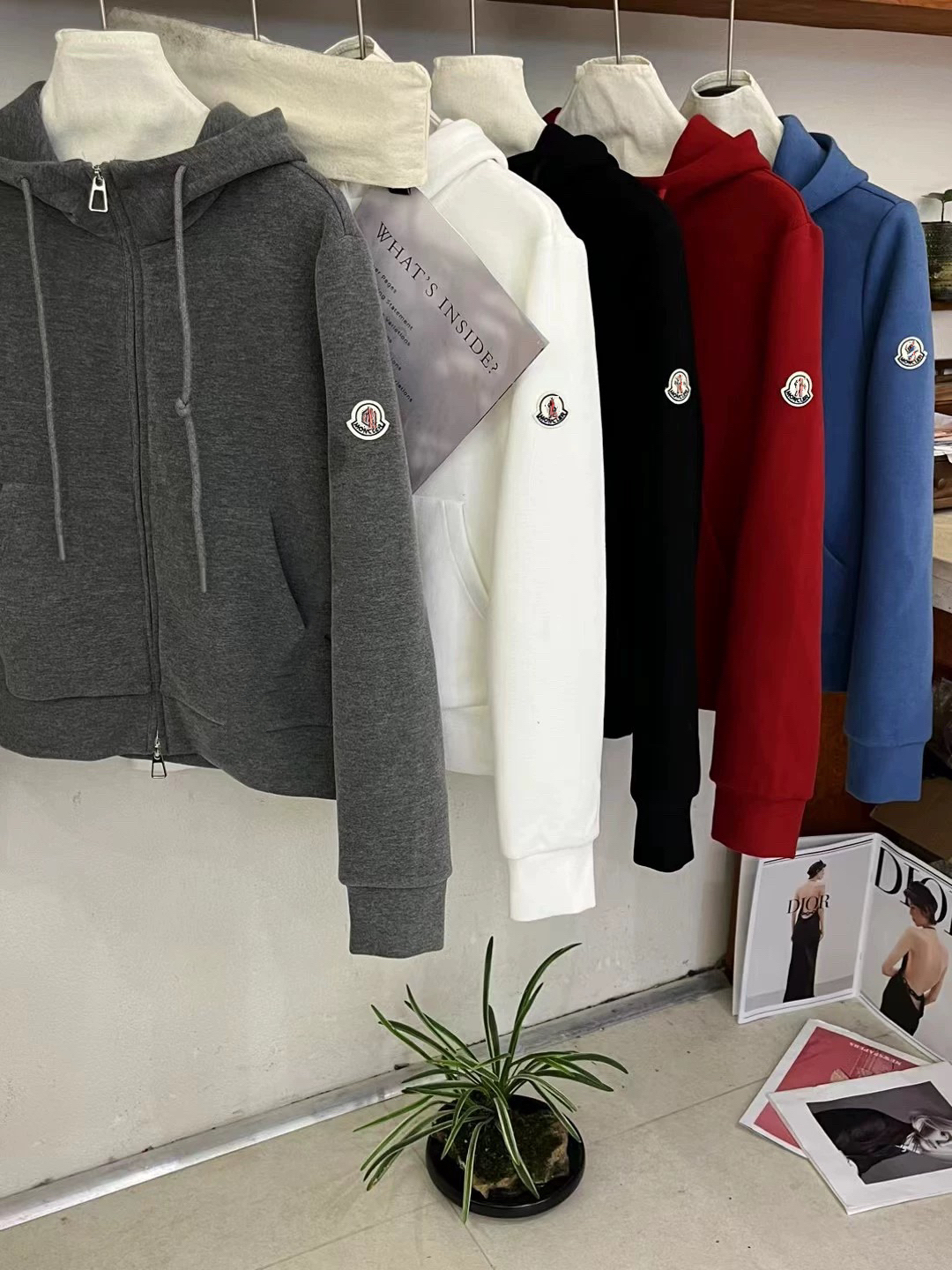 QM青迈国际加绒卫衣女冬新款时尚显瘦修身连帽小个子短款外套上衣