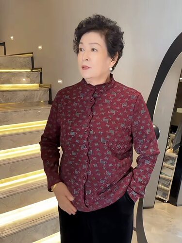 2026新款妈妈秋装洋气针织衬衫薄款上衣中老年女装高贵上衣服40岁