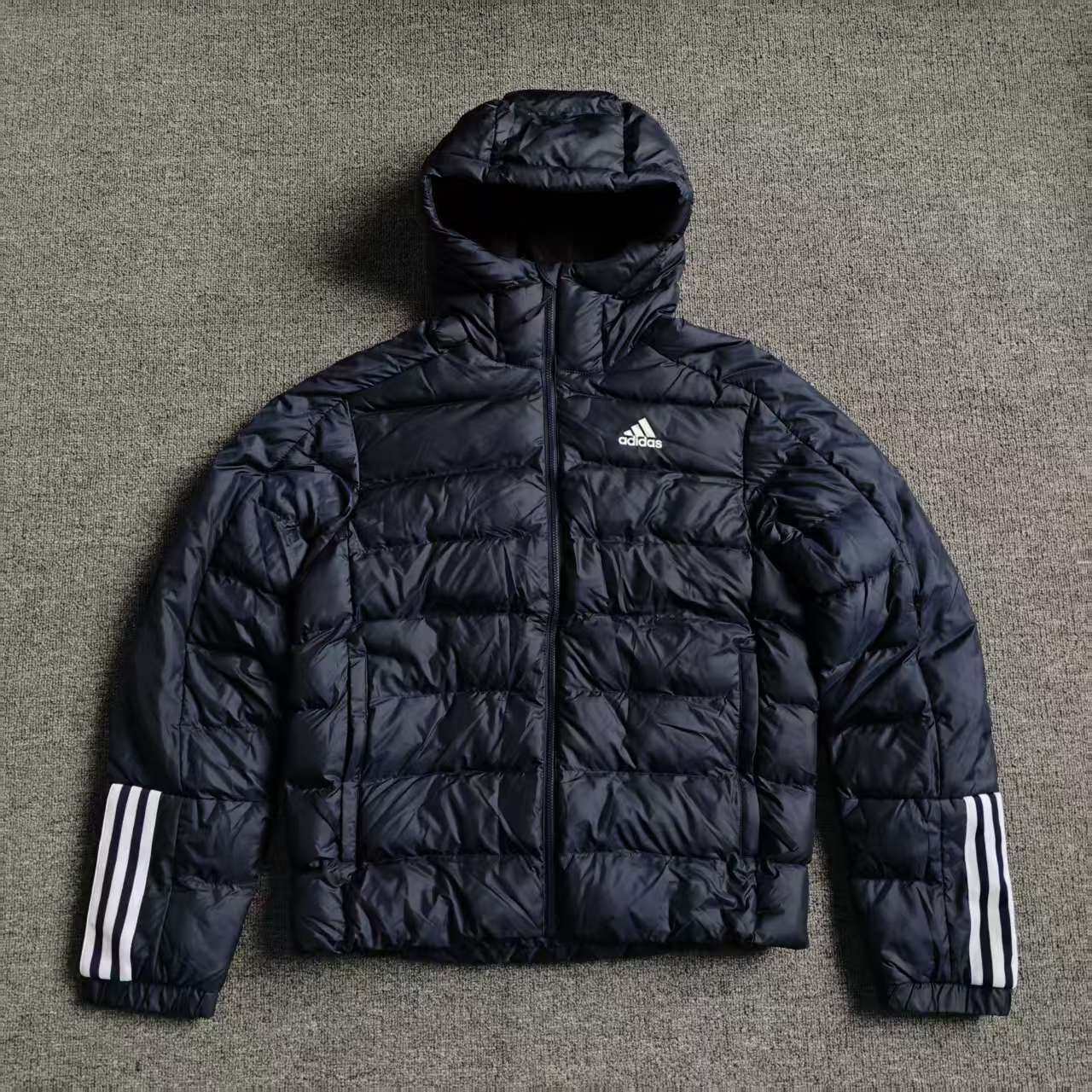 ADIDAS阿迪达斯男女藏蓝经典三道杠拉链连帽棉服 GT1686