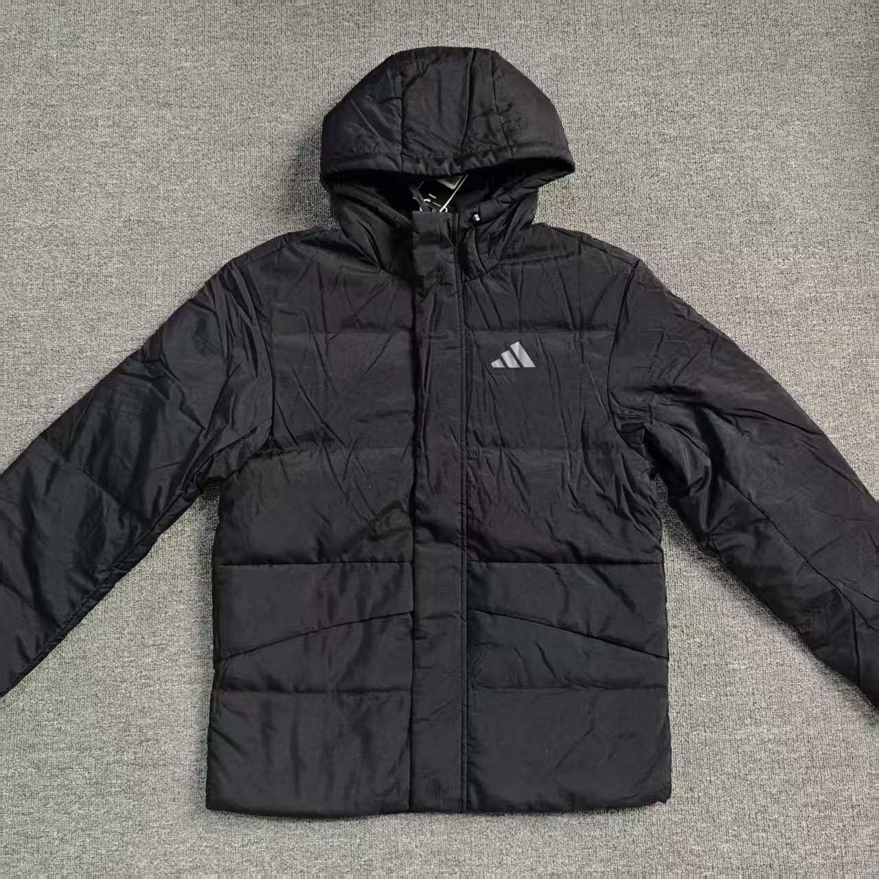 ADIDAS阿迪达斯男女经典短款防水面料连帽羽绒服KQ5519