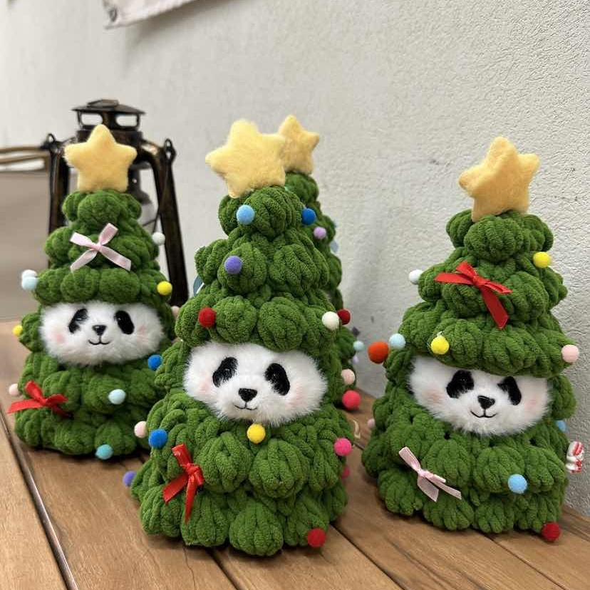 圣诞树熊猫玩偶摆件熊猫圣诞装饰品公仔熊猫基地同款熊猫公仔挂饰