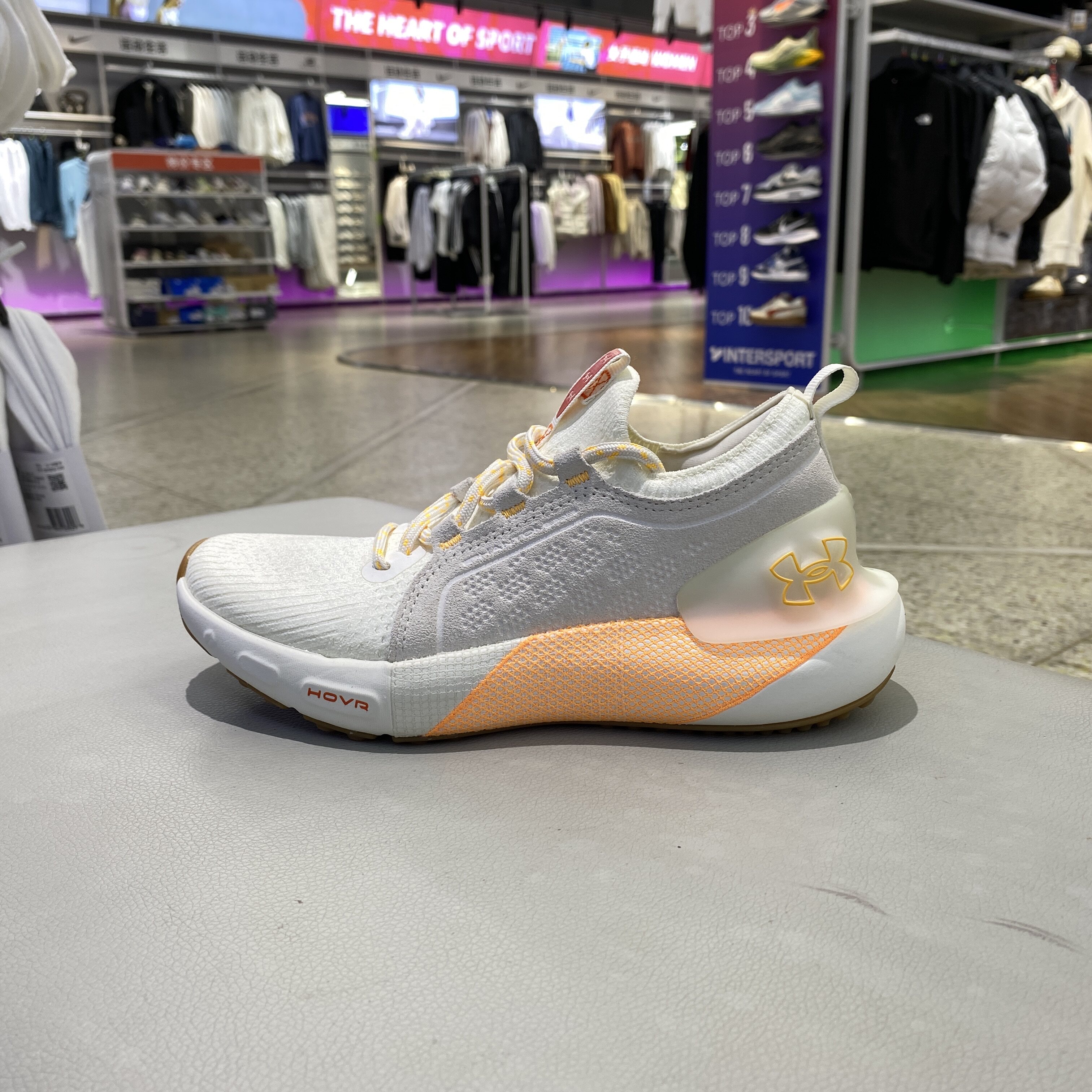 UA安德玛冬季新款百搭耐磨运动女式轻质跑步鞋3026647 3027090