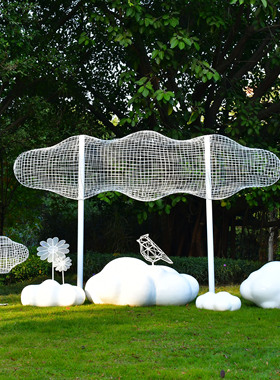 不锈钢镂空网格铁艺云朵玻璃钢雕塑景观小区草坪地绿地装饰品摆件