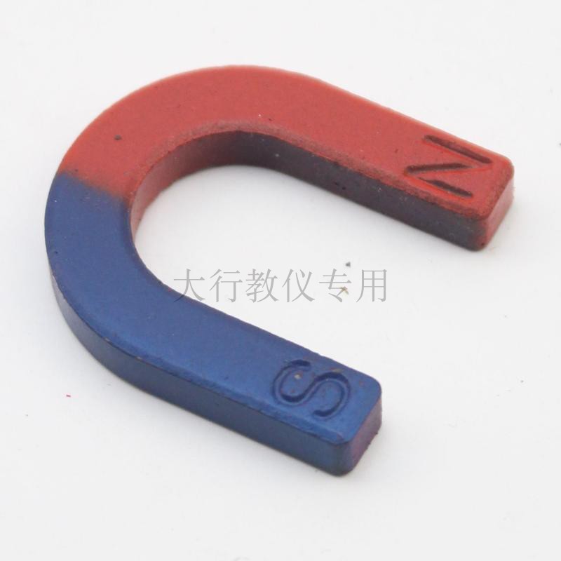 学生分组用蹄形磁铁小学实验器材