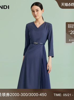 LANDI蓝地藏蓝色法式V领绵羊毛叠褶设计感通勤收腰连衣裙女春新品