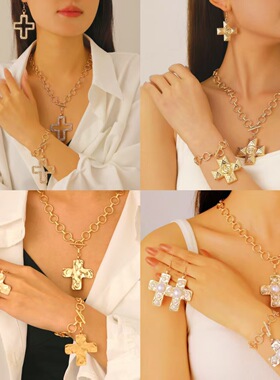 Women's Simple Clavicle Chain, Cross Alloy Pendant Necklace