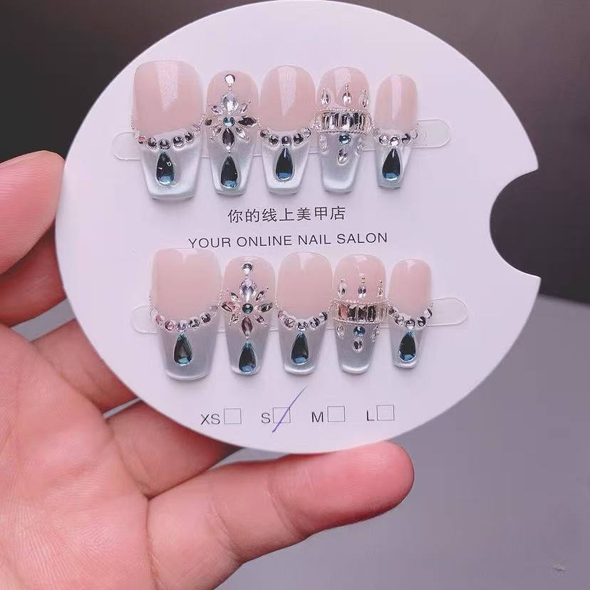 海洋之心穿戴甲湖蓝色水滴钻