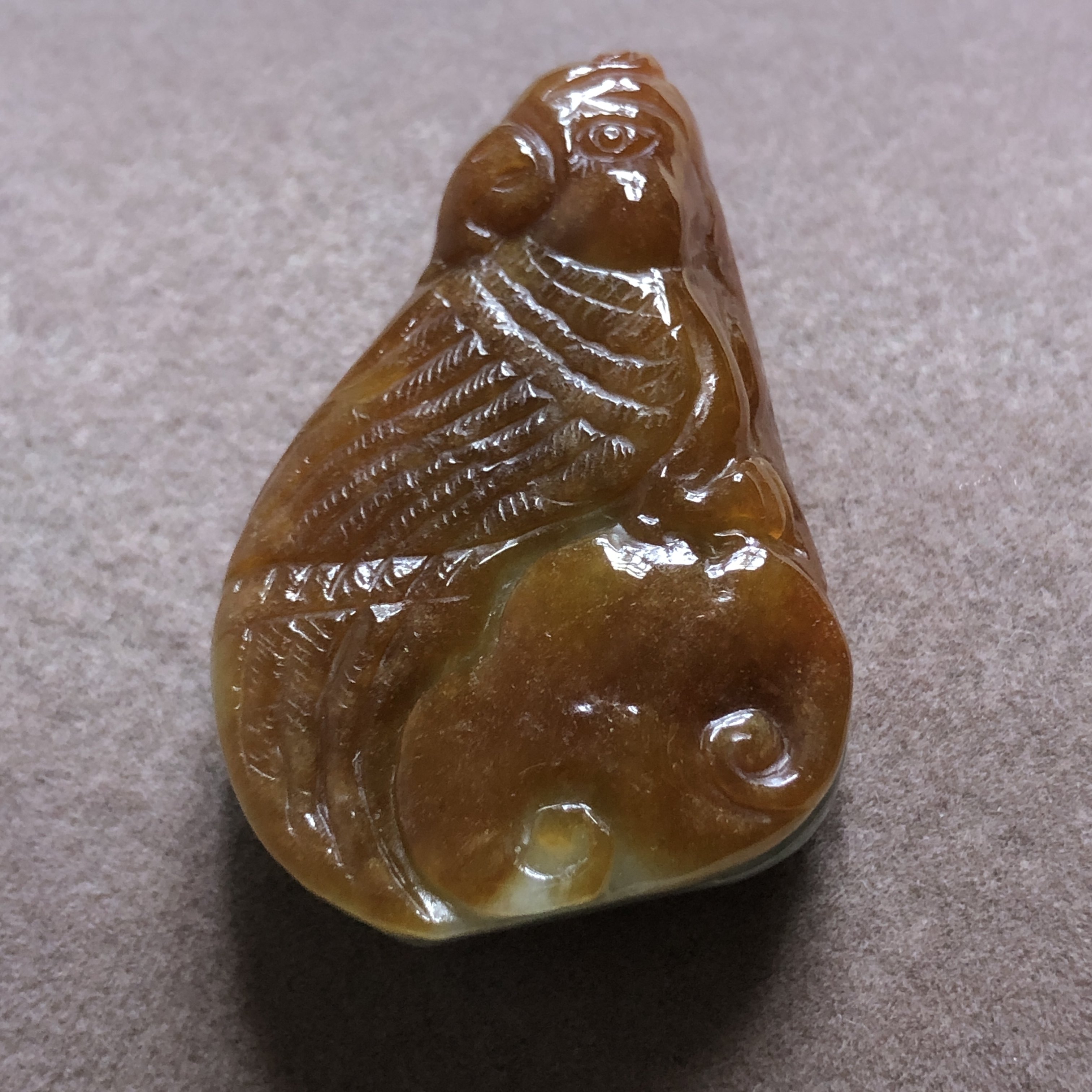 缅甸玉石A货翡翠玉雕玉器文玩天然黄皮黄翡巧雕鹦鹉厚装挂件吊坠