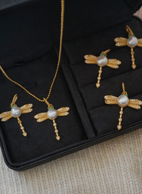 小众复古新中式蜻蜓珍珠毛衣链 S925纯银哑光金十字架钥匙项链女