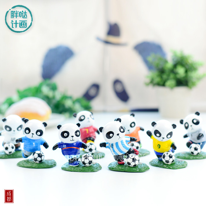 足球熊猫桌面摆件家居饰品