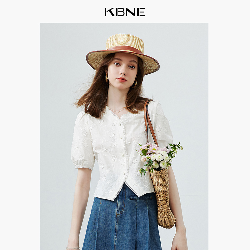 KBNE衬衫女V领蕾丝拼接独特别致白色上衣2024夏季新款短袖衬衣