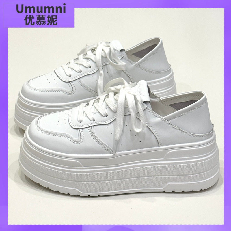 优慕妮休闲运动板鞋女牛皮小白鞋增高配阔腿裤德训松糕厚底板鞋女
